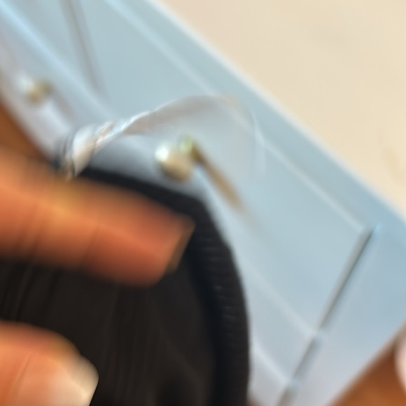 Live in the Moment Balck Tee frilled sleeve button v-neck soft t-shirt small - Picture 7 of 7